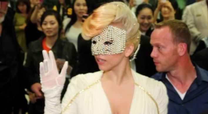 Lady Gaga stays holed up in hotel room