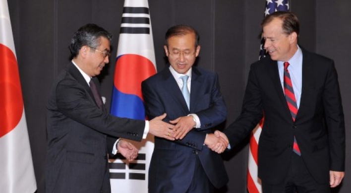 Seoul, Washington, Tokyo warn N.K. against further provocations