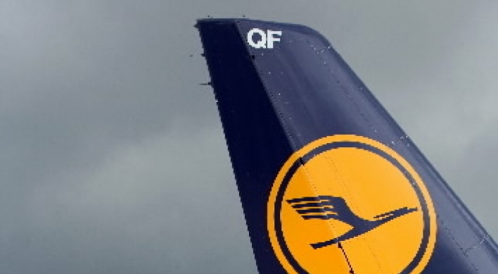 Lufthansa may slash 1,000 jobs