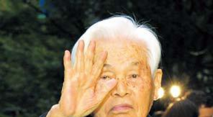 Japan film director Shindo dead