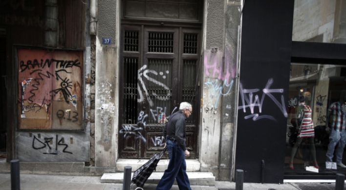 Greece’s rating cut by Moody’s