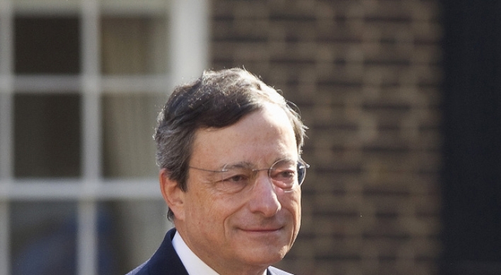 Draghi stands behind saving euro