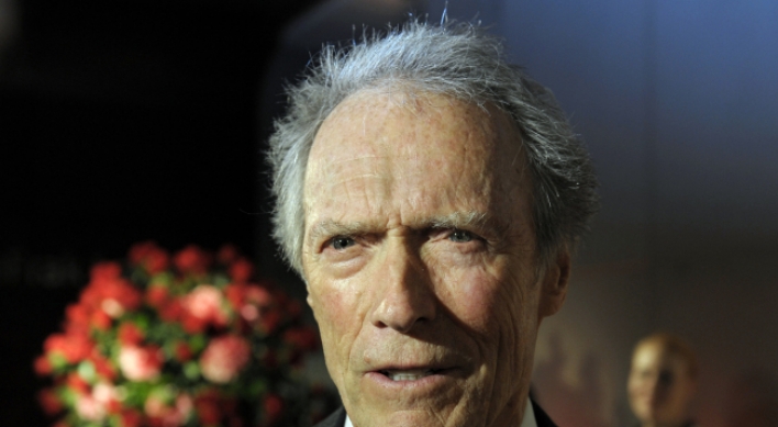 Clint Eastwood endorses Romney’s presidential bid