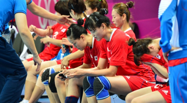 No medals for Korea as handball, volleyball teams fall in semis
