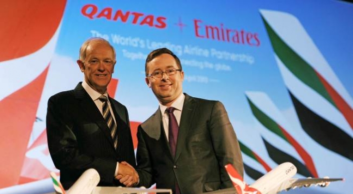 Embattled Qantas in major alliance with Emirates