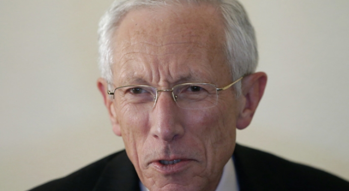 Fischer backs Fed’s QE3