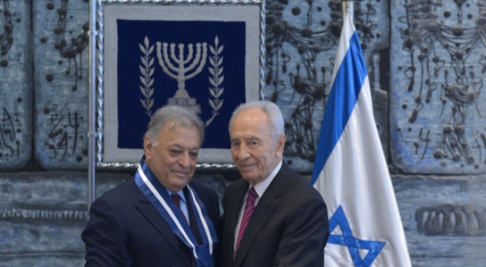Maestro Zubin Mehta handed Israeli medal of distinction