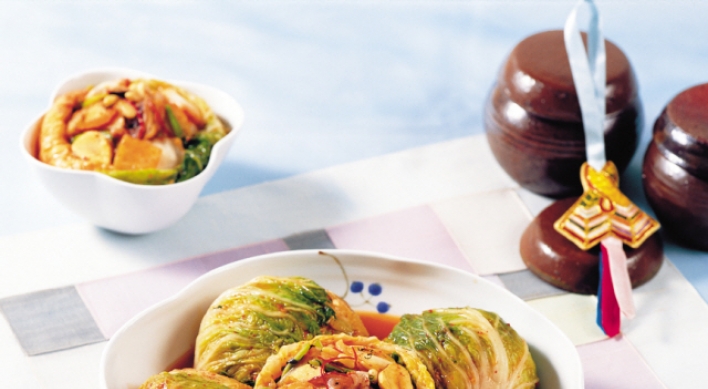 Bossam kimchi (wrapped kimchi)