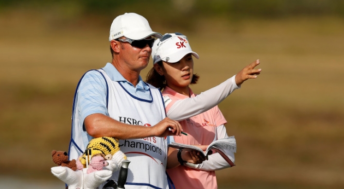 Choi takes lead at Titleholders