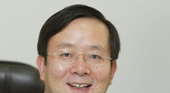 Former KCC member Shin to head EBS