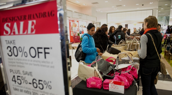 U.S. consumer spending up in Nov.