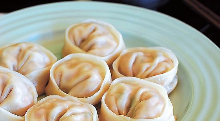 Kimchi mandu (Korean dumplings)