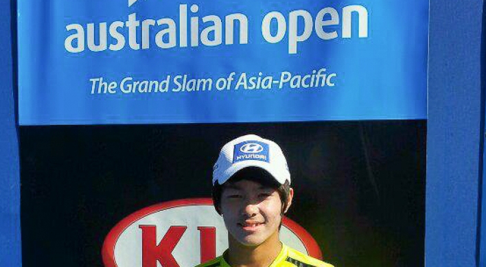 Deaf Korean succeeds on tennis court