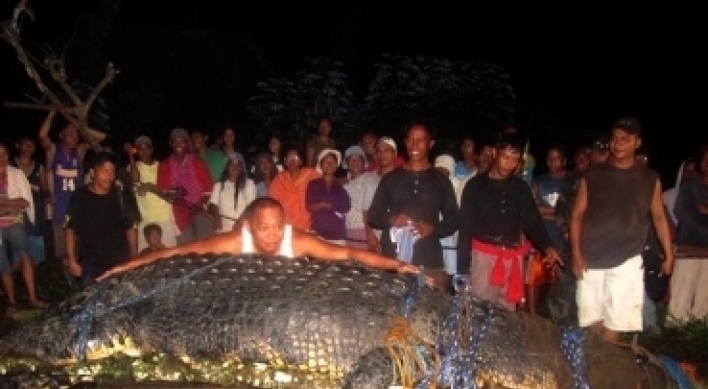 Philippine town mourns largest captive crocodile