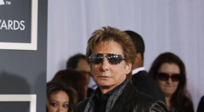 Barry Manilow enjoys ‘intimate’ Broadway return