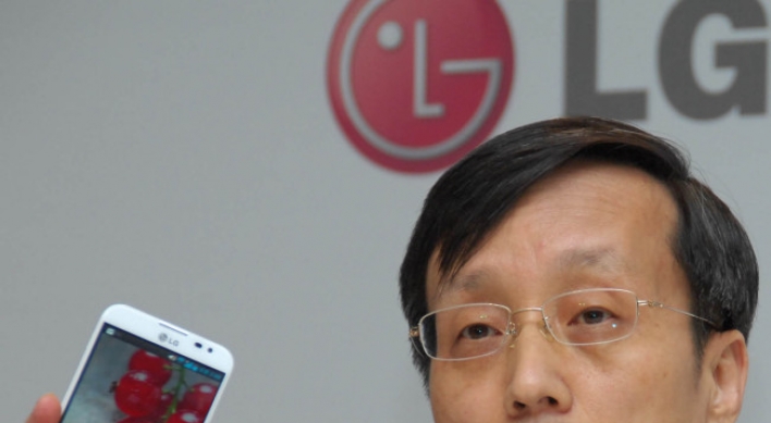 LG targets 50% smartphone sales boost