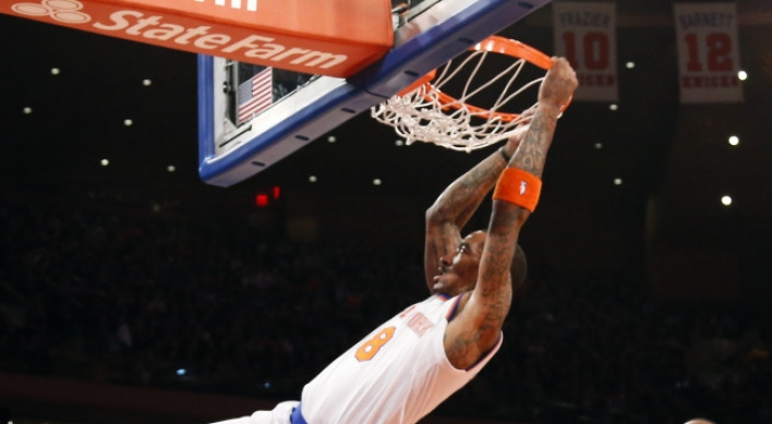 Knicks rout Jazz