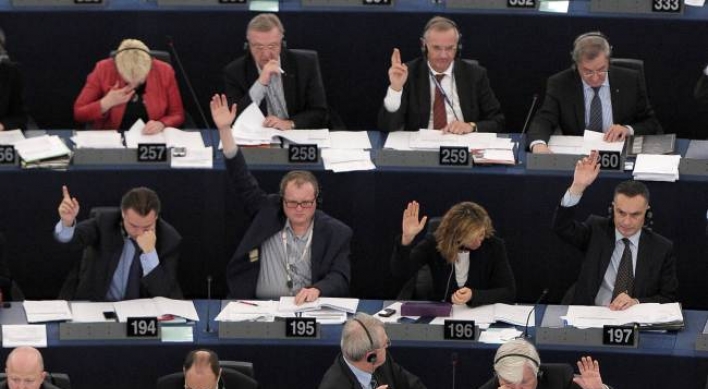 EU lawmakers reject $1.3tr budget proposal