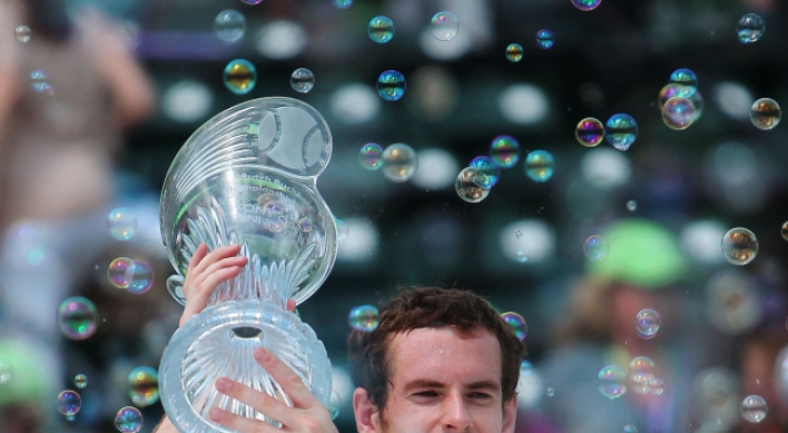 Murray rallies past Ferrer for Sony Open title