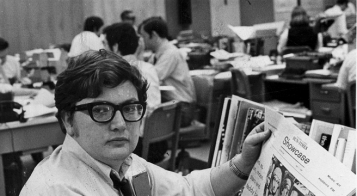 Famed movie critic Roger Ebert dies at age 70
