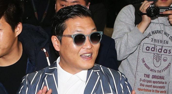 Psy heads off on U.S. promotional tour