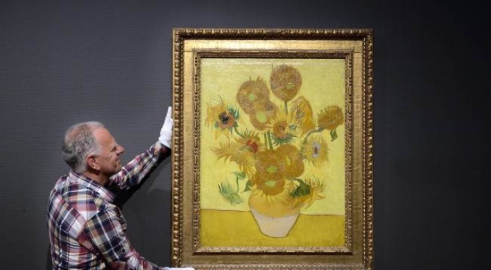 Van Goghs back home in renewed Amsterdam museum