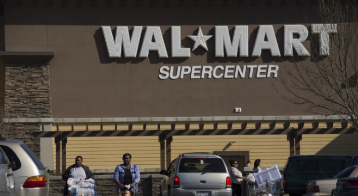 Wal-Mart takes back top spot in Fortune 500