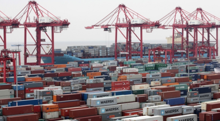 China records $18.2b trade surplus in April