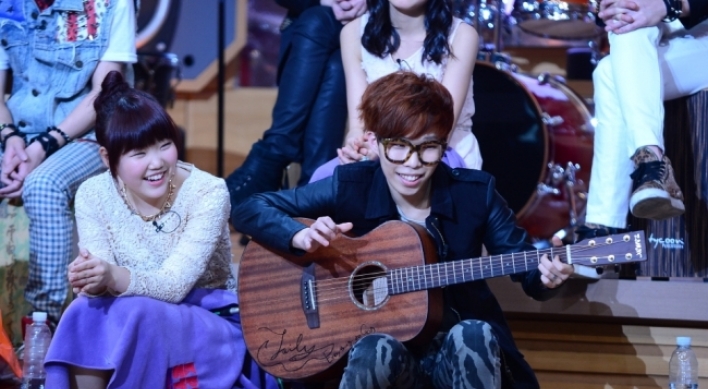 YG signs Akdong Musician