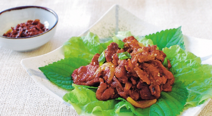 Jeyuk bokkeum (Spicy stir-fried pork)