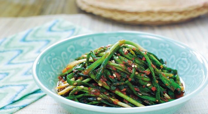 Buchu kimchi (garlic chives kimchi)