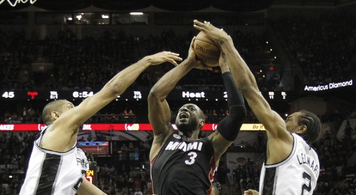 Spurs take Gm5 to lead heat in NBA Finals