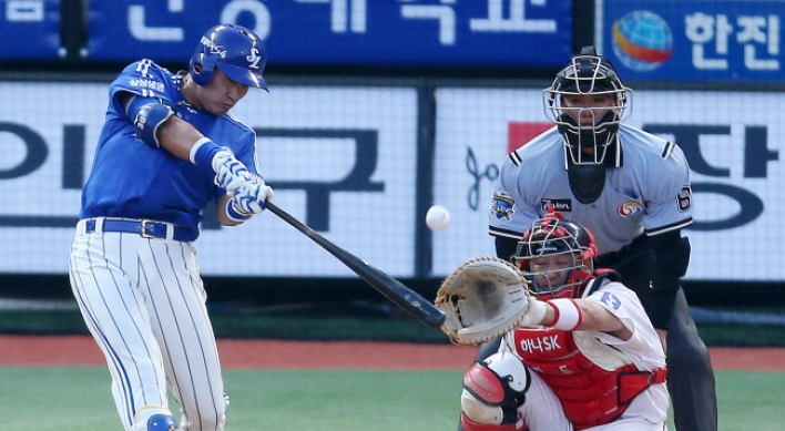 Samsung's Lee Seung-yeop becomes all-time home run leader in S. Korean baseball