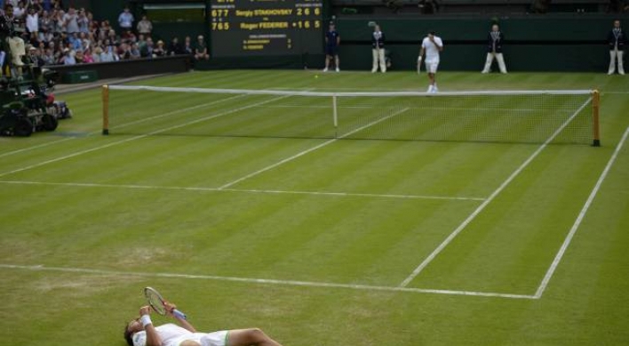 Federer, Sharapova stunned in 2nd round of Wimbledon