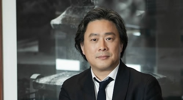 Director Park Chan-wook directs music video
