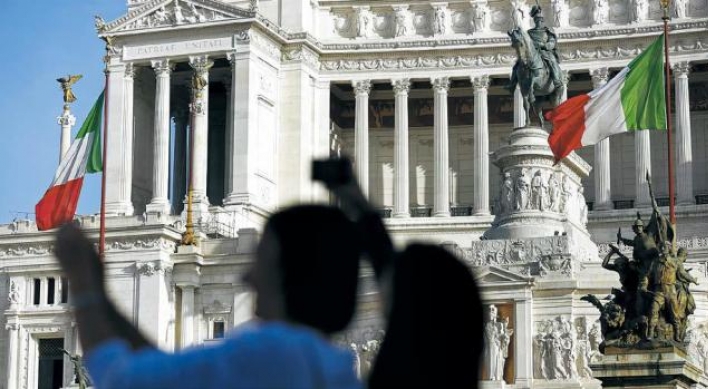 S&P cuts Italy on effects of recession