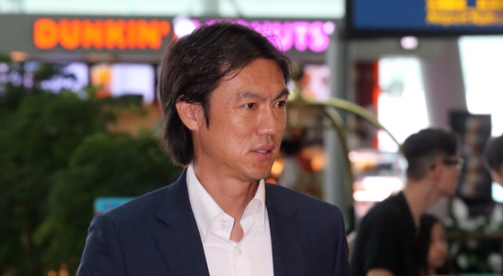 National soccer coach to depart for Germany to watch S. Koreans