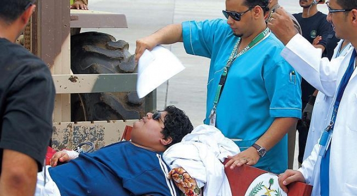 600kg Saudi man forklifted to hospital