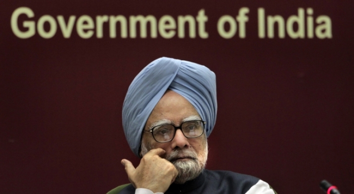 India’s slowest growth since 2009 pressures P.M. Singh to support rupee