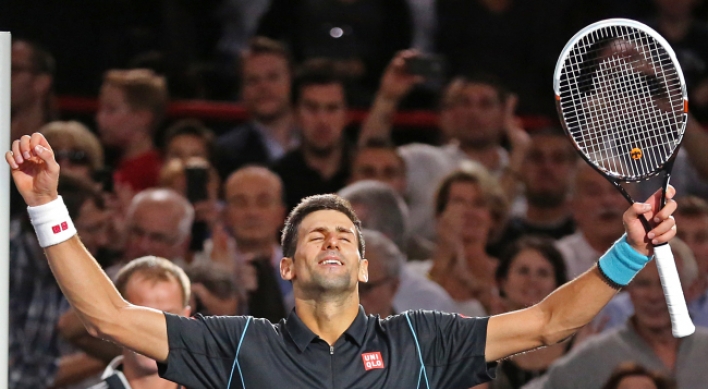 Djokovic edges Ferrer in Paris Masters final