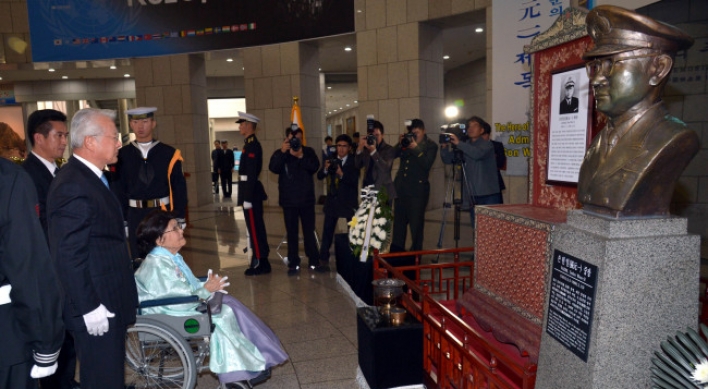 War Memorial honors late Adm. Sohn as hero