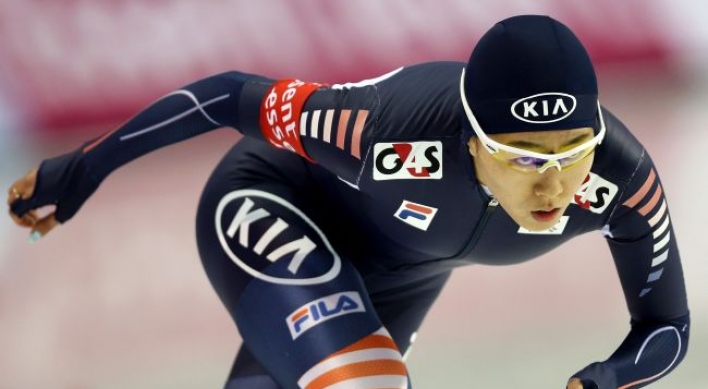 Speed skater Lee Sang-hwa breaks own world record for 2nd time in 6 days