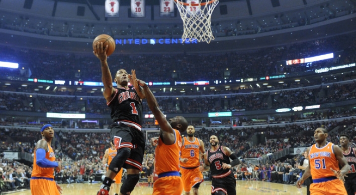 Chicago Bulls star Derrick Rose out for season