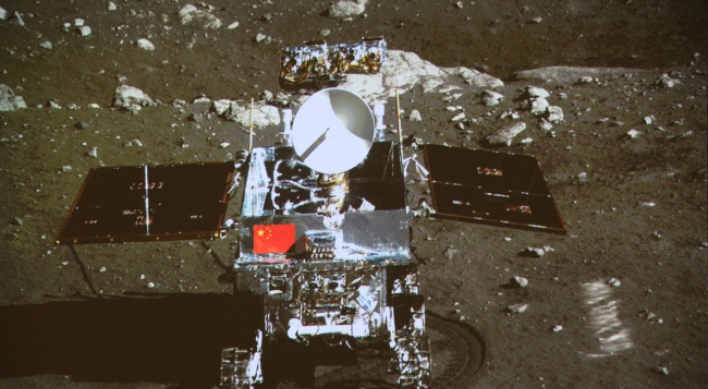 China’s Jade Rabbit lunar rover sends first photos from moon