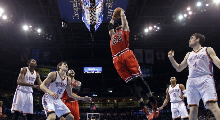 Thunder roll past Bulls at home