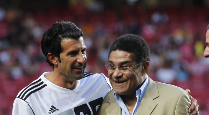 Portuguese legend Eusebio dies aged 71