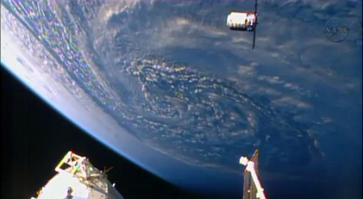 Christmas delivery finally arrives at space station