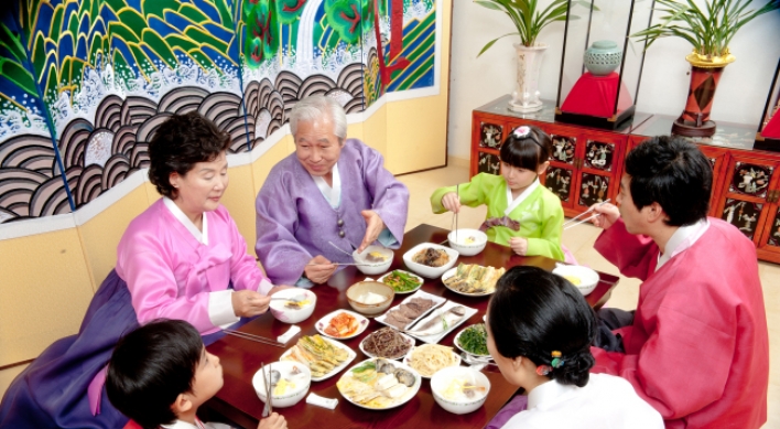 [Weekender] Rice-cake soup remains Seollal staple