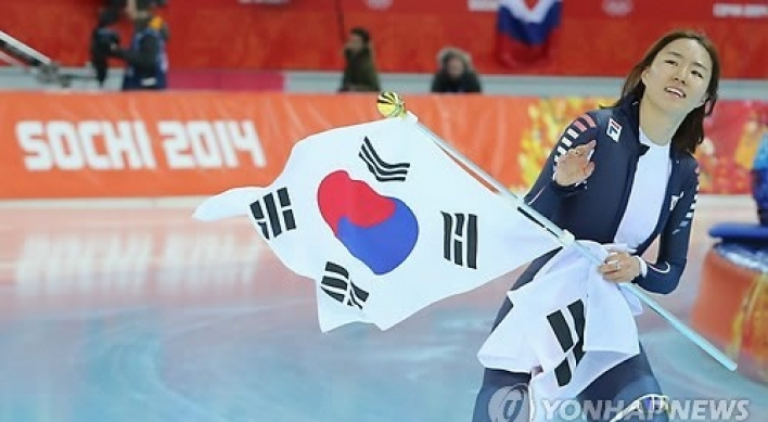 Lee Sang-hwa basks in media spotlight after her impressive race