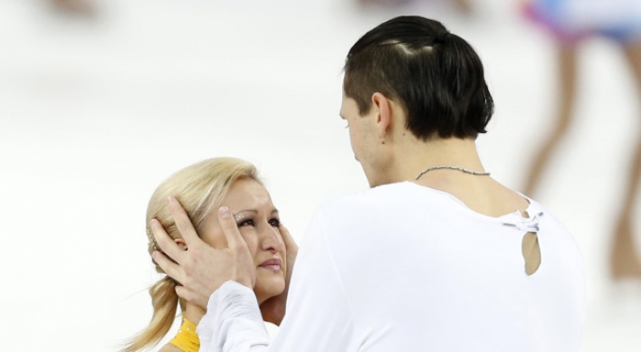 Russia goes 1-2 in pairs figure skating